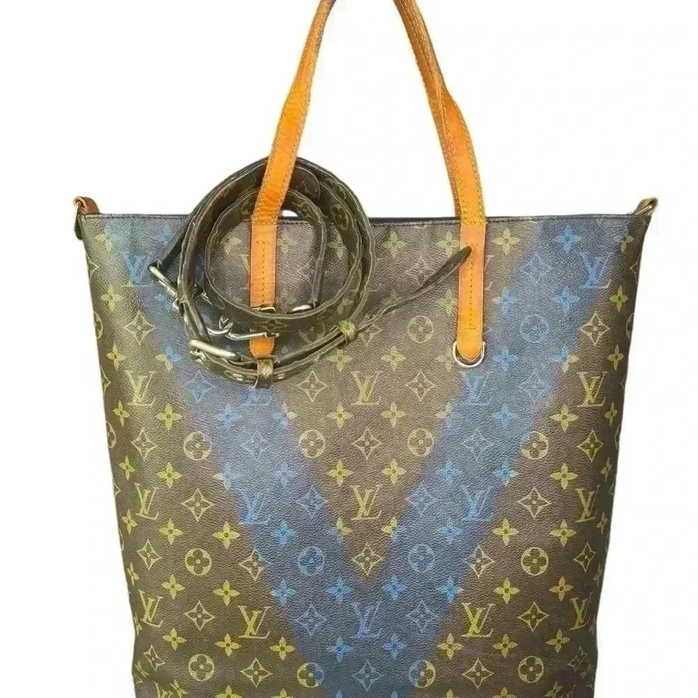 Louis Vuitton V Jour Blue Tote Crossbody Bag In Monogram Cambas.